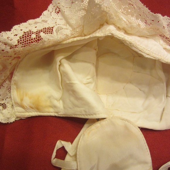 VTG FAIRY QUEEN ORIGINAL CHRISTENING LAYETTE, HANDMADE & EMBROIDERED, LOTS OF LA - Picture 15 of 16